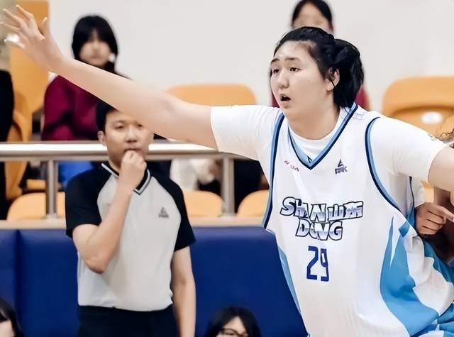 博鱼体育官方入口-山东女篮大胜陕西张子宇8分钟砍19分，侯冰的用人思路要改变了